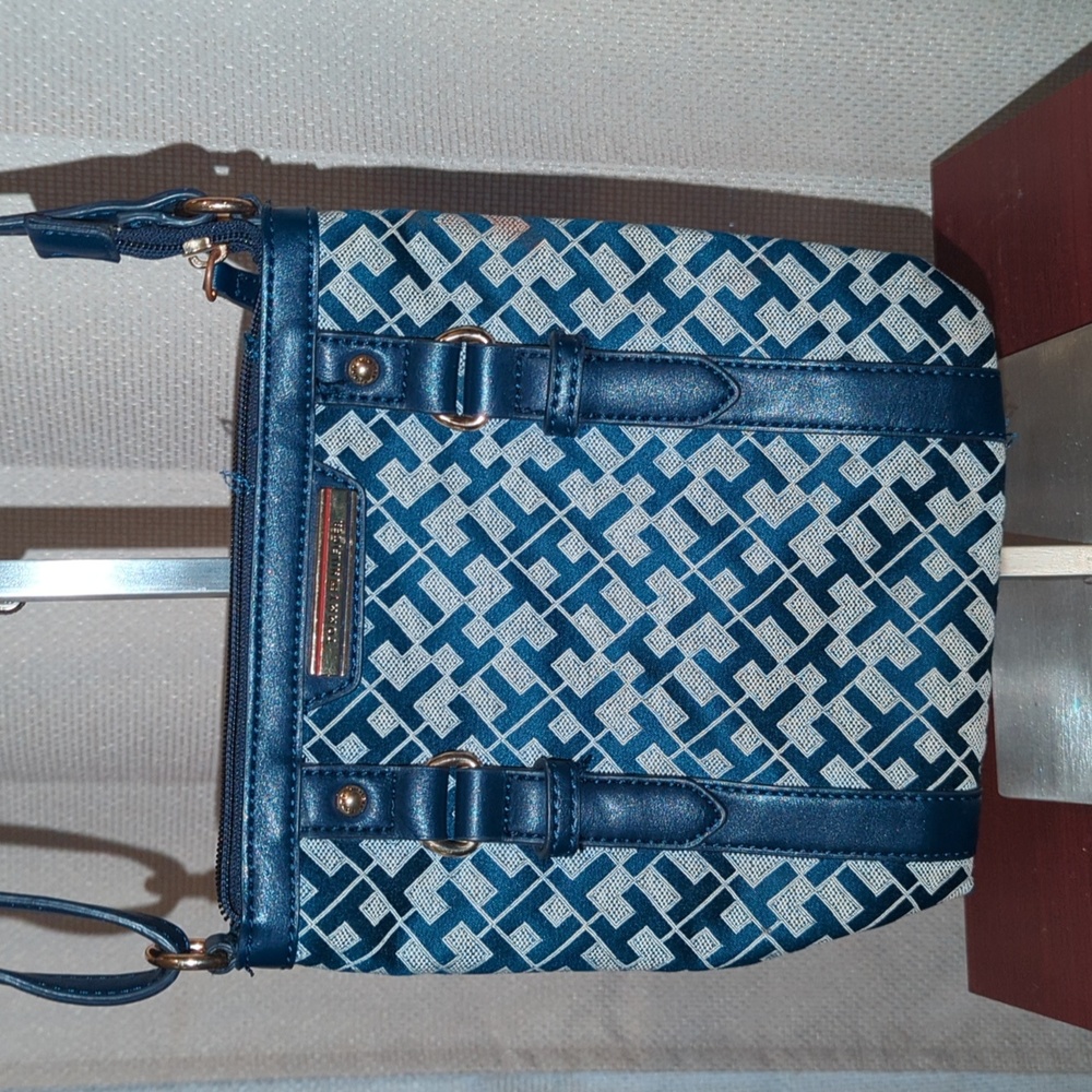 Tommy Hilfiger crossbody bag